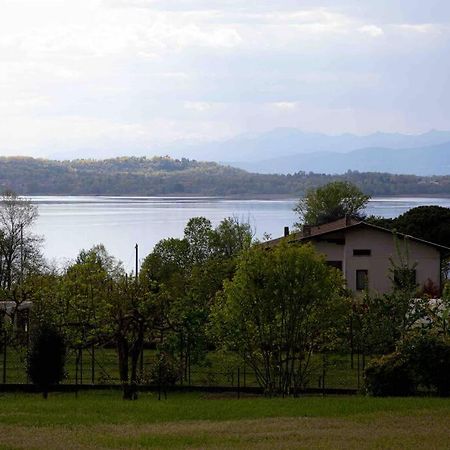 Vista Lago-Appartamento Funzionale Con Vista Varese Eksteriør billede