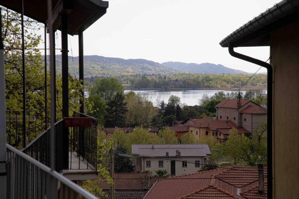 Vista Lago-Appartamento Funzionale Con Vista Varese Eksteriør billede