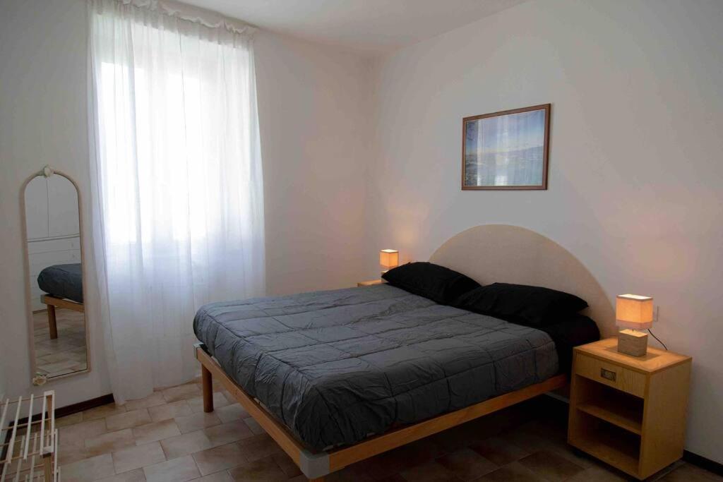 Vista Lago-Appartamento Funzionale Con Vista Varese Eksteriør billede
